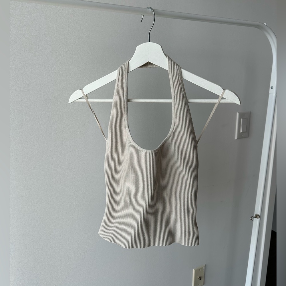Aritzia Babaton Sculpt Backless Halter Top